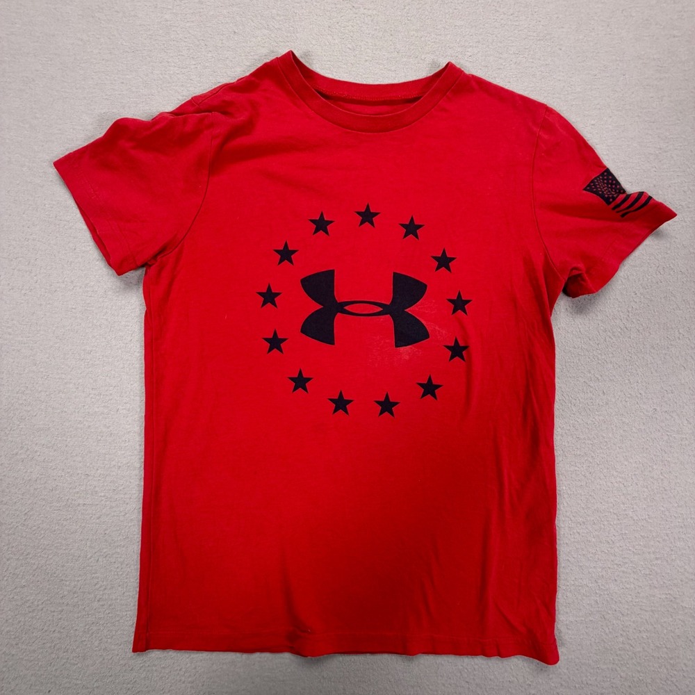 Under Armour T-Shirt Boys Youth Medium Good Red Stars Graphic HeatGear Tee